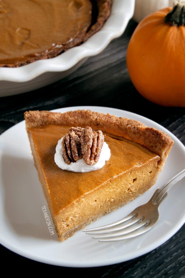 paleo pumpkin pie - a healthy pumpkin holiday dessert